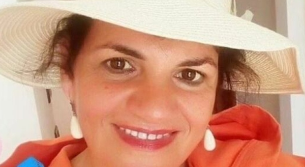 https://statics.cedscdn.it/photos/MED/2025/06/13/8896346_13172357_annamaria_d_eliseo_ergastolo_marito_lanciano_oggi_13_6_2025.jpg