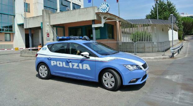 https://statics.cedscdn.it/photos/MED/2025/06/13/8896366_13174841_polizia_okok.jpg
