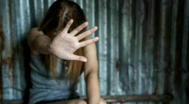 La Cassazione: «Se c'è stupro non conta il tempo di reazione. Per la vittima sotto choc può essere impossibile difendersi»