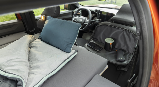 https://statics.cedscdn.it/photos/MED/2025/06/20/8909624_20100837_dacia_bigster_unisce_comfort_e_abitabilita_a_una_guida_co_smart_34.jpg