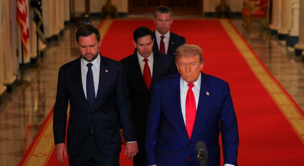 https://statics.cedscdn.it/photos/MED/2025/06/22/8912125_22044129_donals_trump_attacco_notte.jpg