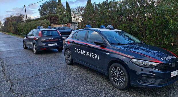 https://statics.cedscdn.it/photos/MED/2025/06/23/8914859_23103130_carabinieri_centola.jpg