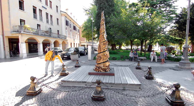 Arnaldo Pomodoro, la morte dell'artista riaccende i riflettori sugli anni di polemiche per la scultura Novecento