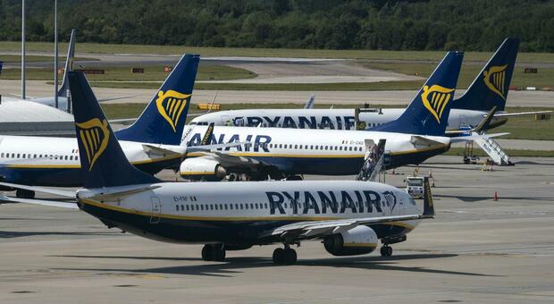 https://statics.cedscdn.it/photos/MED/2025/06/24/8917697_6789942_02200414_ryanair_voli_low_cost.jpg