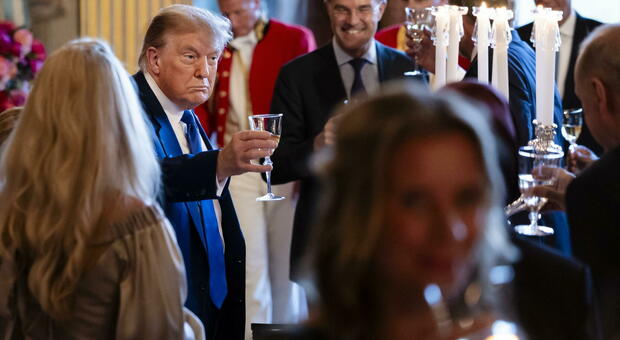 https://statics.cedscdn.it/photos/MED/2025/06/24/8917744_24224222_trump.jpg