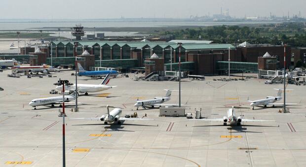 Guasto al centro radar, tra gli aerei dirottati nove atterrano all'aeroporto Marco Polo a Venezia