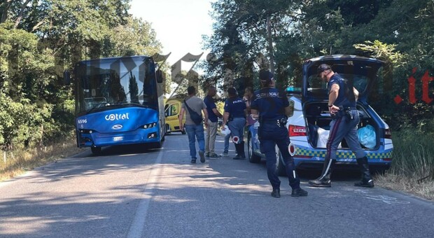 https://statics.cedscdn.it/photos/MED/2025/06/30/8929068_30172829_incidente_cotral_litoranea_sabaudia_latina.jpg