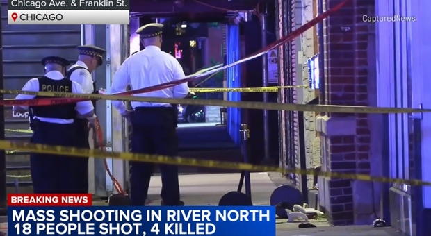 Sparatoria a Chicago, 4 morti e 14 feriti: la strage dopo la festa di un rapper, killer in fuga