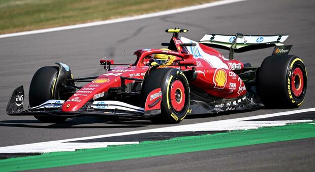 https://statics.cedscdn.it/photos/MED/2025/07/05/8939218_05104404_hamilton_silverstone_4.jpg