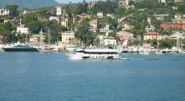 https://statics.cedscdn.it/photos/MED/2025/07/06/8941272_06200600_rapallo_img_0436.jpg