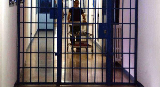 https://statics.cedscdn.it/photos/MED/2025/07/11/8950516_11111935_carcere.jpg