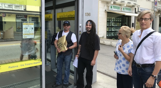 Zona rossa all'Arcella, 1.300 firme dei contrari inviate al presidente Mattarella: «Questa etichetta danneggia il quartiere»