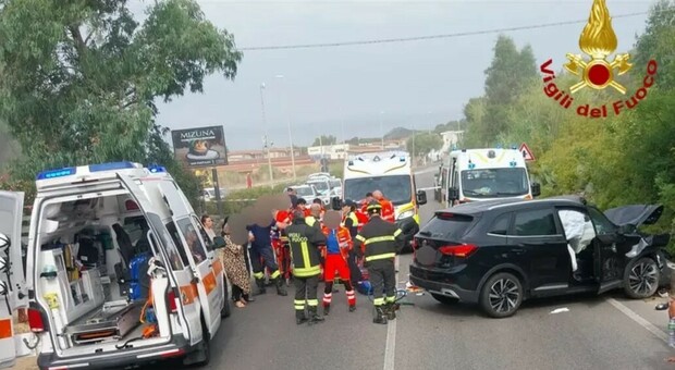 https://statics.cedscdn.it/photos/MED/2025/07/13/8954217_13110717_incidente_arzachena_morto_ragazzi_schianto_frontale.jpg