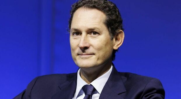 https://statics.cedscdn.it/photos/MED/2025/07/13/8954280_13123305_elkann.jpg