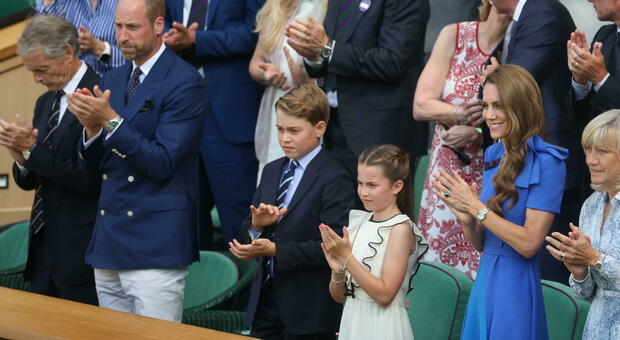 https://statics.cedscdn.it/photos/MED/2025/07/13/8954480_13181911_royal_family.jpg