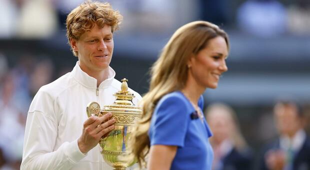 https://statics.cedscdn.it/photos/MED/2025/07/15/8957886_15185654_sinner_kate_wimbledon_resurrezione.jpg