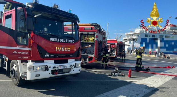 https://statics.cedscdn.it/photos/MED/2025/07/18/8964573_18204414_livorno.jpg