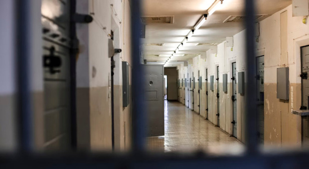 Carceri, strutture fatiscenti, suicidi e decessi. L’emergenza senza fine nei penitenziari