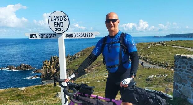 Il prof Gattafoni ha pedalato per 1.600 km: In bici lungo tutta la Gran Bretagna. «Viaggio duro e indimenticabile»