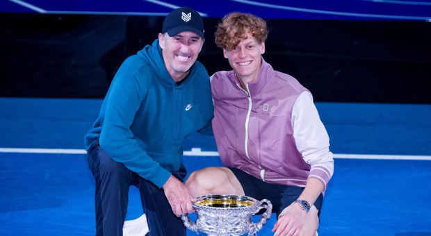 Jannik Sinner perde uno dei due coach: «Darren Cahill assente agli US Open». Il motivo