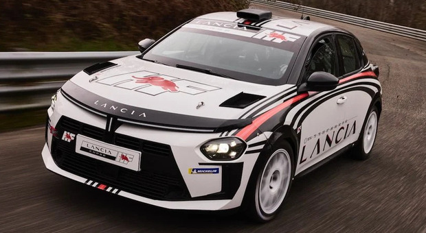https://statics.cedscdn.it/photos/MED/2025/07/25/8977943_25192901_lancia_ypsilon_rally4_hf_3_1024x683.jpg