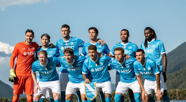 Napoli in posa nella prima amichevole contro l'Arezzo