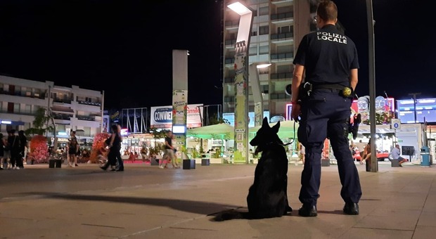 Jesolo, zone rosse anche in spiaggia contro la malamovida