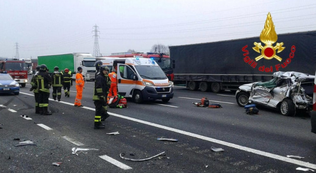 https://statics.cedscdn.it/photos/MED/2025/07/27/8981119_27140446_incidente_torino_milano.jpg