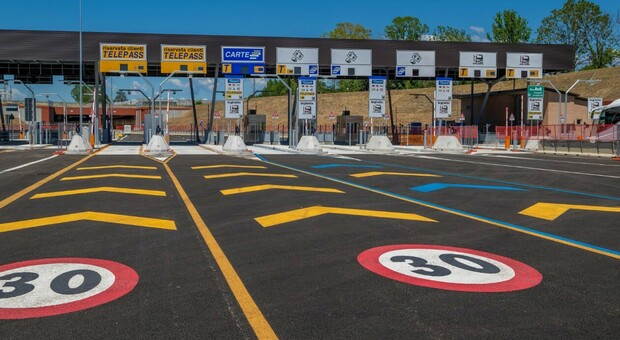 Due auto contromano sulla Pedemontana: fermato un 40enne, si cerca il secondo conducente