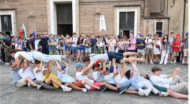 Giubileo dei giovani, oltre mille ragazzi padovani in partenza per Roma: «Fare strada insieme è meraviglioso e sorprendente»