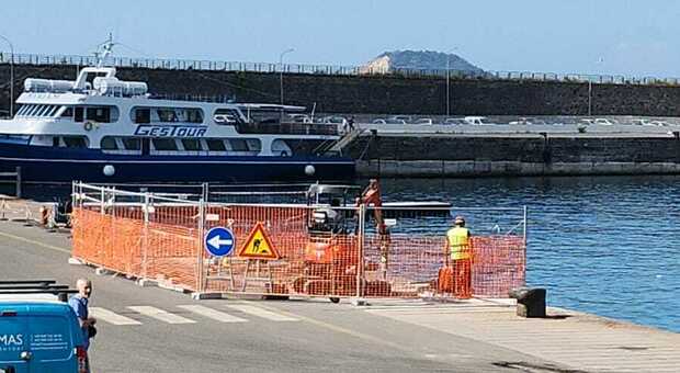 Pozzuoli, al via l'istallazione di un pontone anti bradisismo