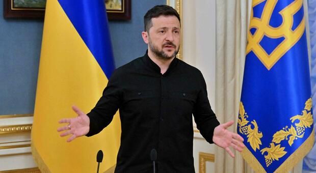 Guerra in Ucraina, l'accusa dei servizi segreti russi: «Intesa Usa-Gran Bretagna per rimuovere Zelensky»