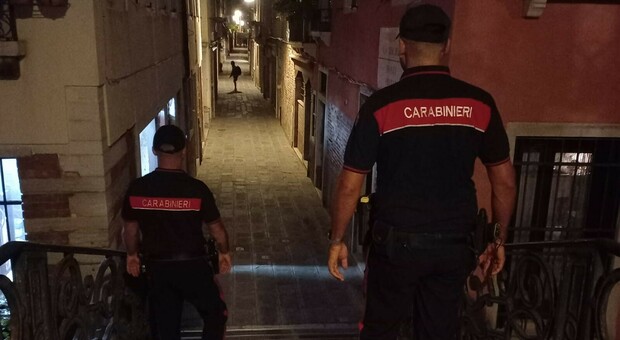 Ricercato per violenza sessuale su minorenni, si nasconde a Venezia per fuggire al mandato di cattura: arrestato uno straniero. Verrà estradato