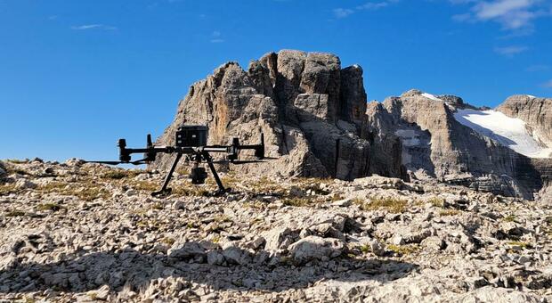Frane sulle Dolomiti di Brenta, creato un modello 3D di Cima Falkner con i droni scanner. Ferrate e sentieri chiusi: ecco quali riaprono