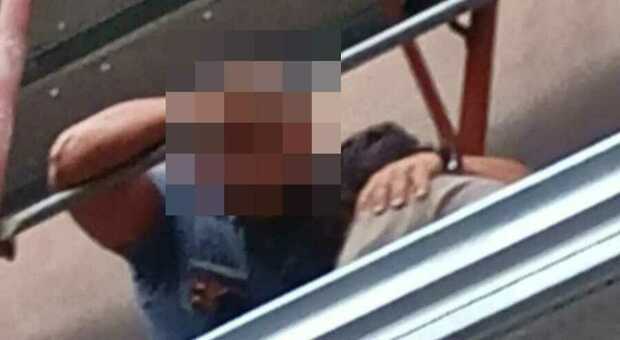 «Aiutatemi, vuole buttarsi»: madre chiama il 112, salvato dai carabinieri a Casamarciano