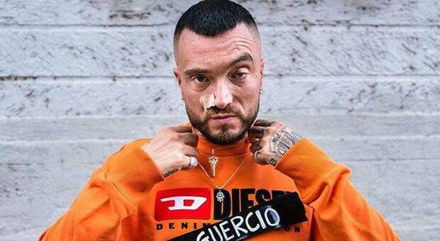 Il rapper milanese Guè Pequeno, pseudonimo di Cosimo Fini