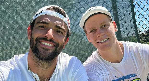 Sinner e Berrettini si allenano insieme a Montecarlo, il tennista romano: «Passo dopo passo insieme al migliore»