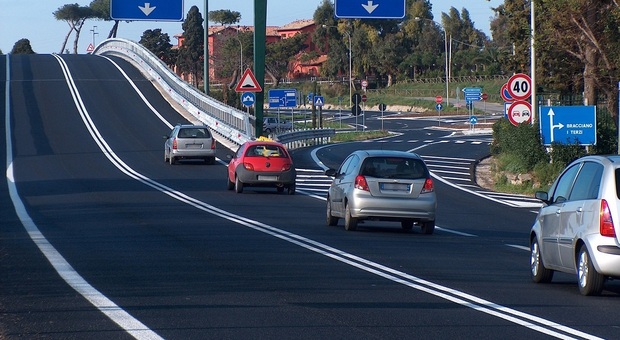 Esodo estivo: previsti oltre 13 milioni di spostamenti nel weekend. Agosto segnato dal "bollino nero"