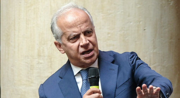 Elezioni regionali Campania: sondaggio Emg: Piantedosi e Cirielli migliori candidati centrodestra