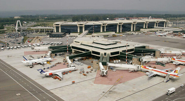 https://statics.cedscdn.it/photos/MED/2025/08/02/8992258_02102440_milano_malpensa.jpg
