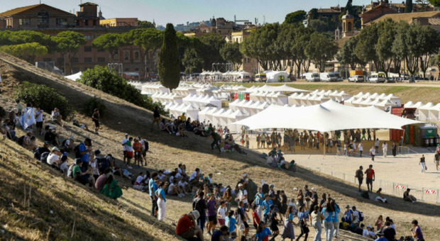 https://statics.cedscdn.it/photos/MED/2025/08/02/8992331_02115941_giubileo_giovani.jpg
