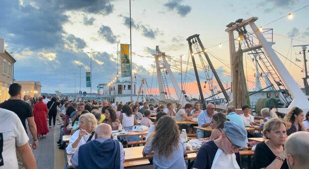 Festa del Mare a Fano, stasera il grande show dei fuochi d'artificio dal molo dell'Arzilla