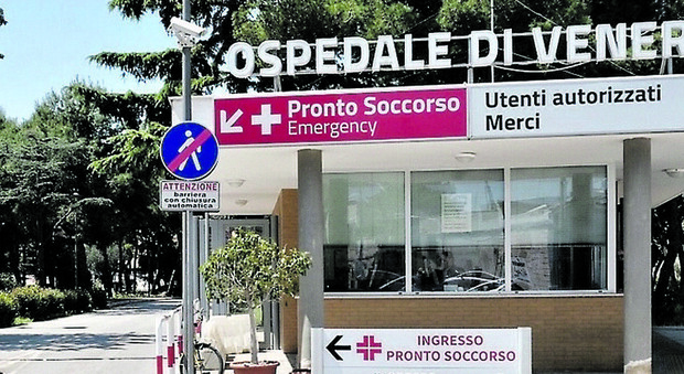 Prima la lite poi la sparatoria: gambizzato in strada 59enne