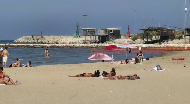  Spiagge vuote, dal Lazio al Salento le localit? in crisi (e perch?): anche Riviera e Toscana lontane dal tutto esaurito 
