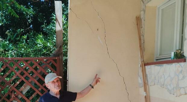 Cassino, palazzina a rischio crollo:  sgombrati tre alloggi Ater