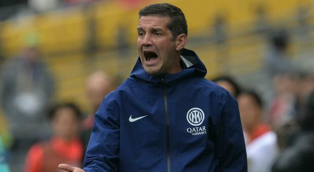 https://statics.cedscdn.it/photos/MED/2025/08/07/9001011_07120020_tecnico_cristian_chivu_44_anni.jpg