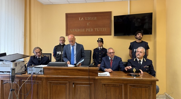 Cassino, trovata con due etti di cocaina e materiale esplodente: arrestata una 33enne