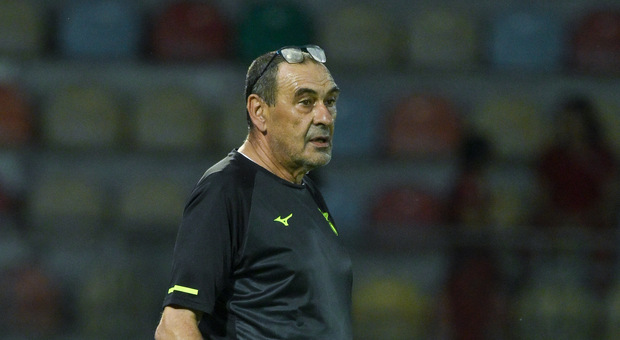 https://statics.cedscdn.it/photos/MED/2025/08/08/9002806_08131853_sarri.jpg