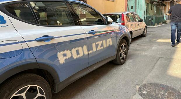https://statics.cedscdn.it/photos/MED/2025/08/09/9004483_09121716_polizia.jpg