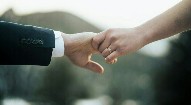 https://statics.cedscdn.it/photos/MED/2025/08/13/9011000_13093557_accordi_prematrimoniali.jpg